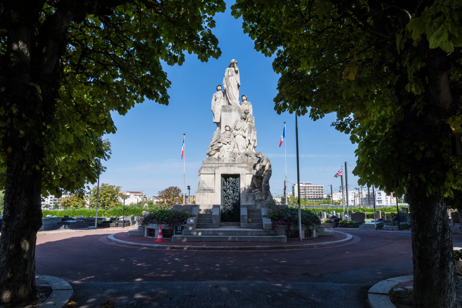 Cimetière de Levallois Monument aux morts