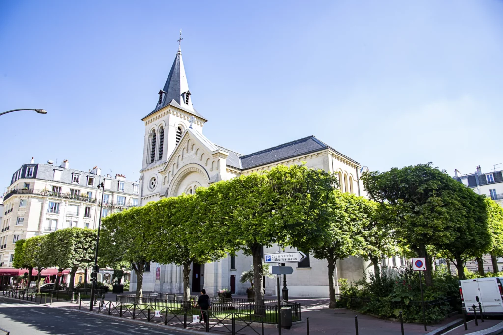 Levallois EGLISE SAINT JUSTIN