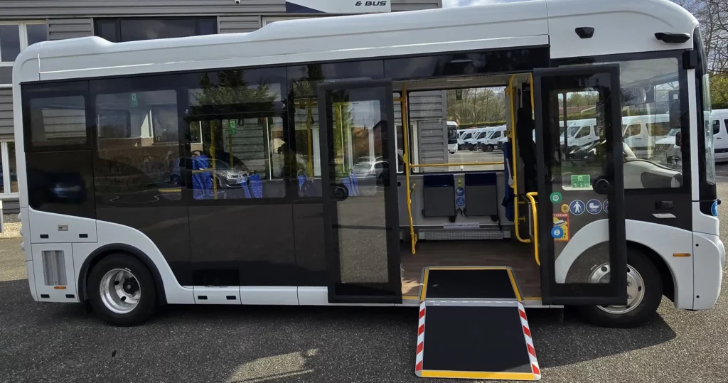 Bus les Abeilles 1 Bus les abeilles